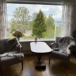 Pearl Near Mountains, Life And Northern Lights * Tromsø