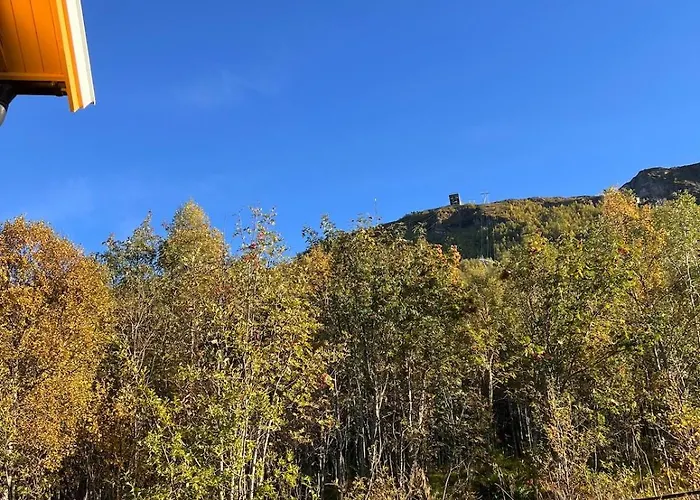 Pearl Near Mountains, Life And Northern Lights 別荘